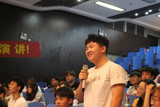 绒言绒语创始人郑淑受邀为河南工业大学学子做创业分享