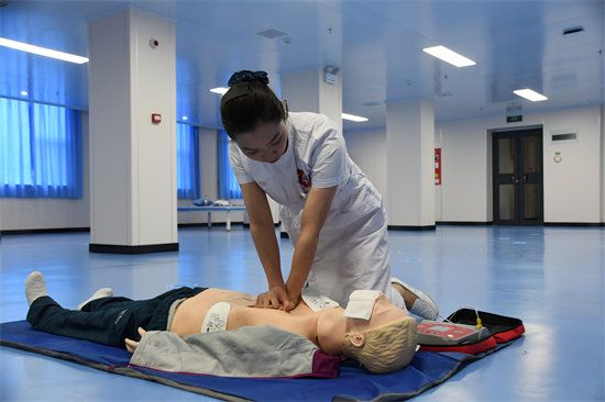 信阳市中医院开展“5.12”国际护士节急救技能竞赛活动